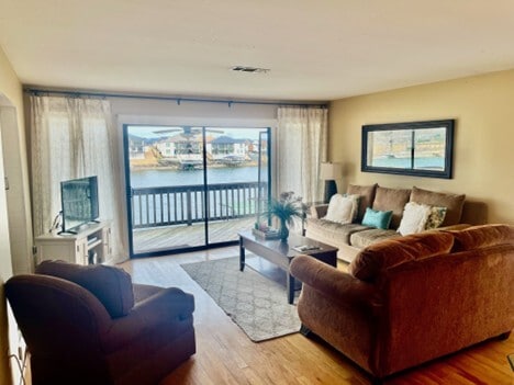 Building Photo - 200 Hamilton Oaks Dr