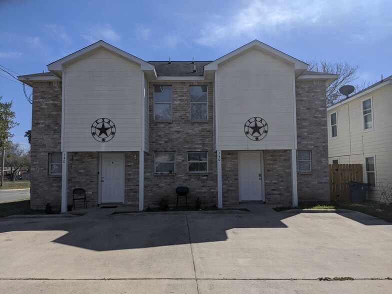 Building Photo - 536 waco st