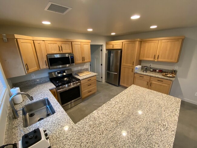 Kitchen - 1048 Whipple St