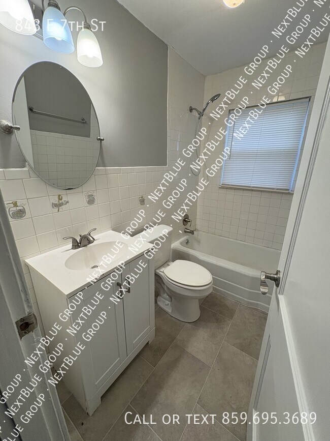 Building Photo - 843 E 7th St