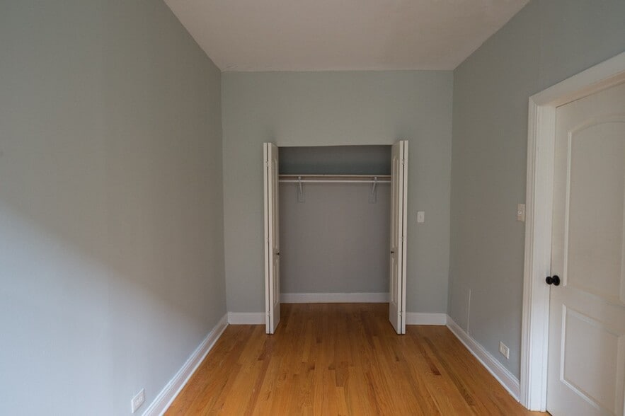 Building Photo - 4619 N Paulina St