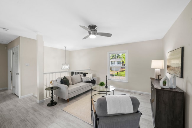 Building Photo - 383 Messina Dr