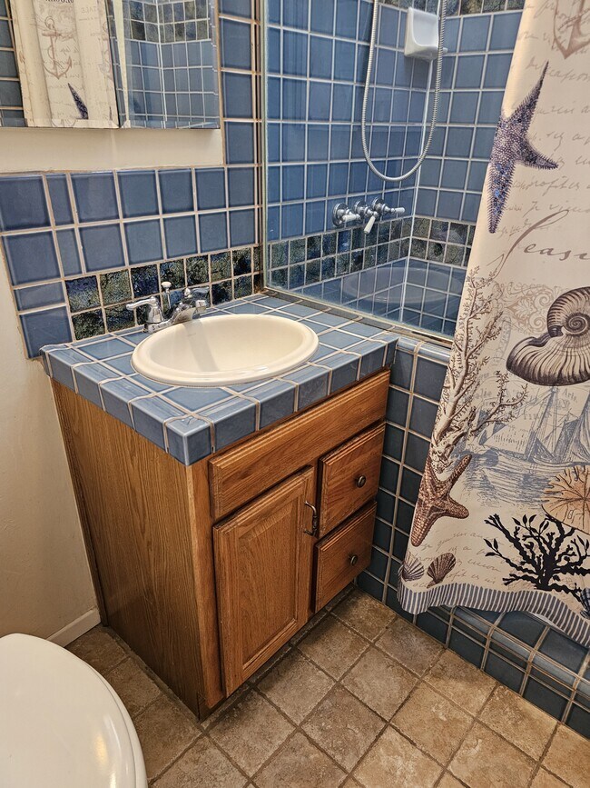 Building Photo - 707 Lima St