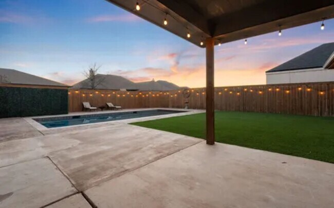 Building Photo - Enclave at Kelsey Park with Pool