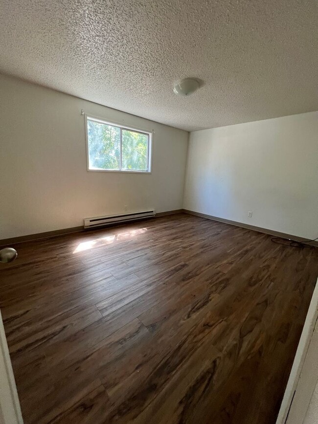 Building Photo - 2 Bedroom, 1 Bathroom Duplex - Close to Oregon Tech and Sky Lakes!