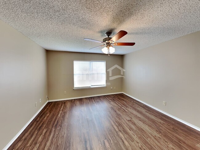 Building Photo - 9651 Arcadia Creek