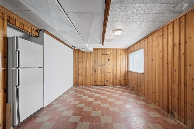 Building Photo - 3635 Poplar Ave