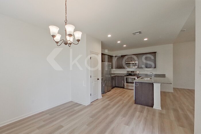 Building Photo - 205 Salvat Dr