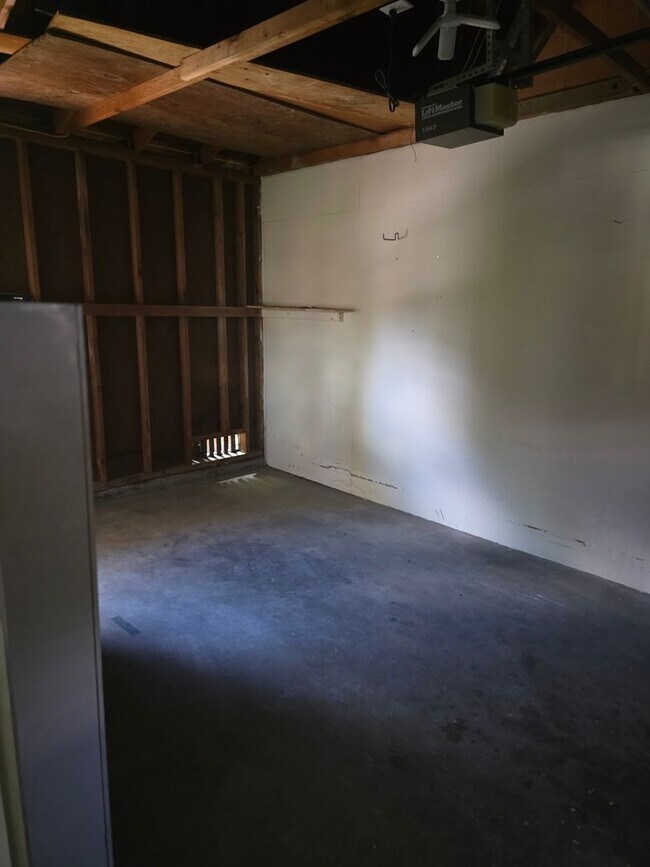 Building Photo - 1227 S Arlington Ave
