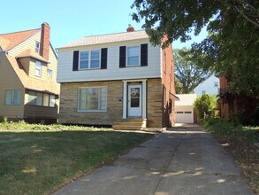 Building Photo - Astonishingly Renovated 3 Bedroom, 1.5 Bathroom Colonial!