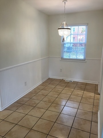 Building Photo - Updated Condo