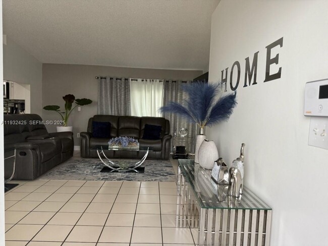 Building Photo - 9829 SW 221st St Rd