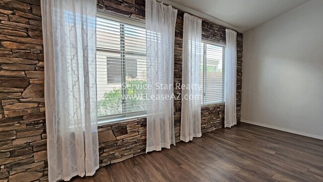 Building Photo - 36243 N Mirandesa Dr