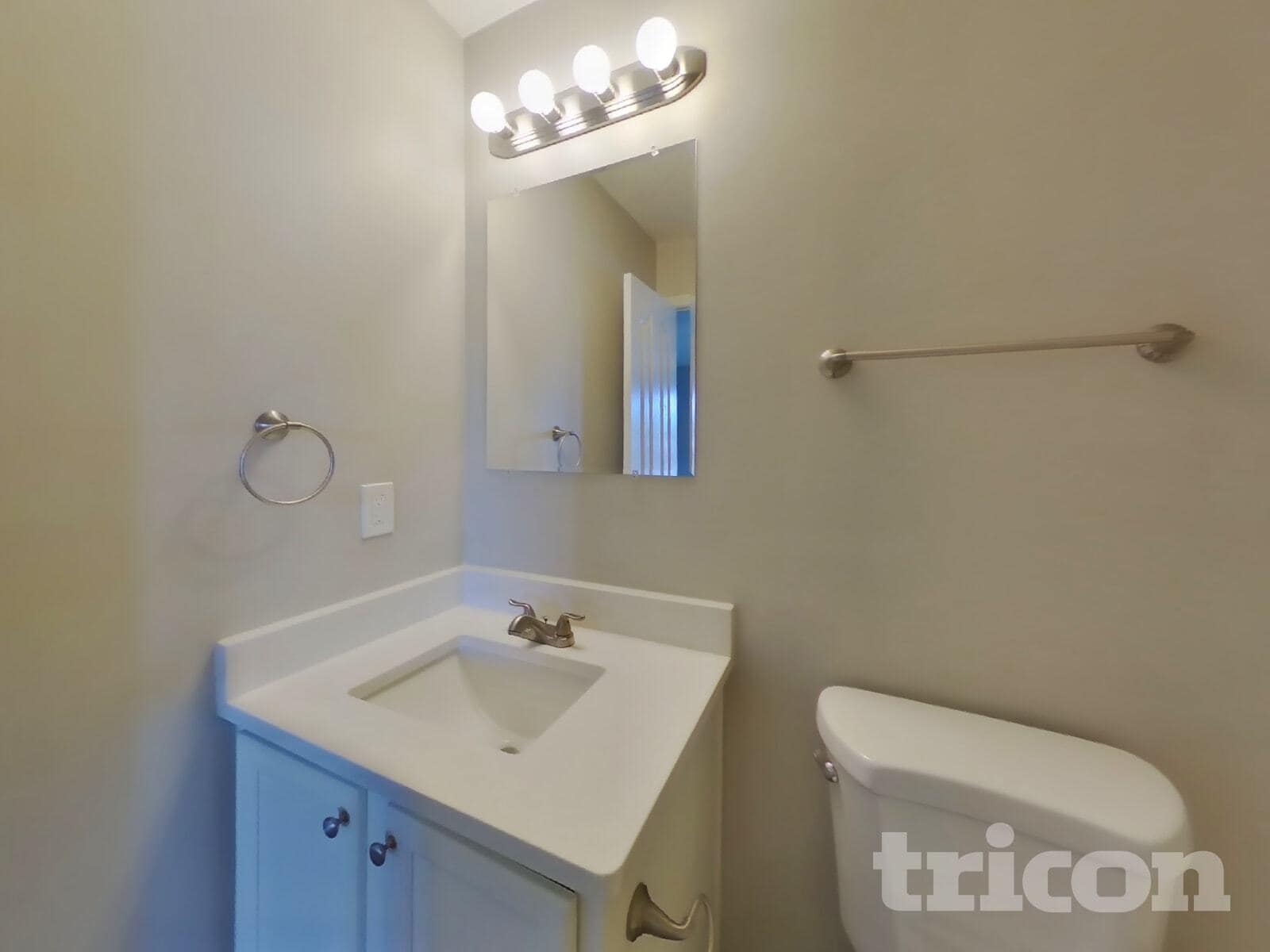 Building Photo - 15228 Pangborn Pl