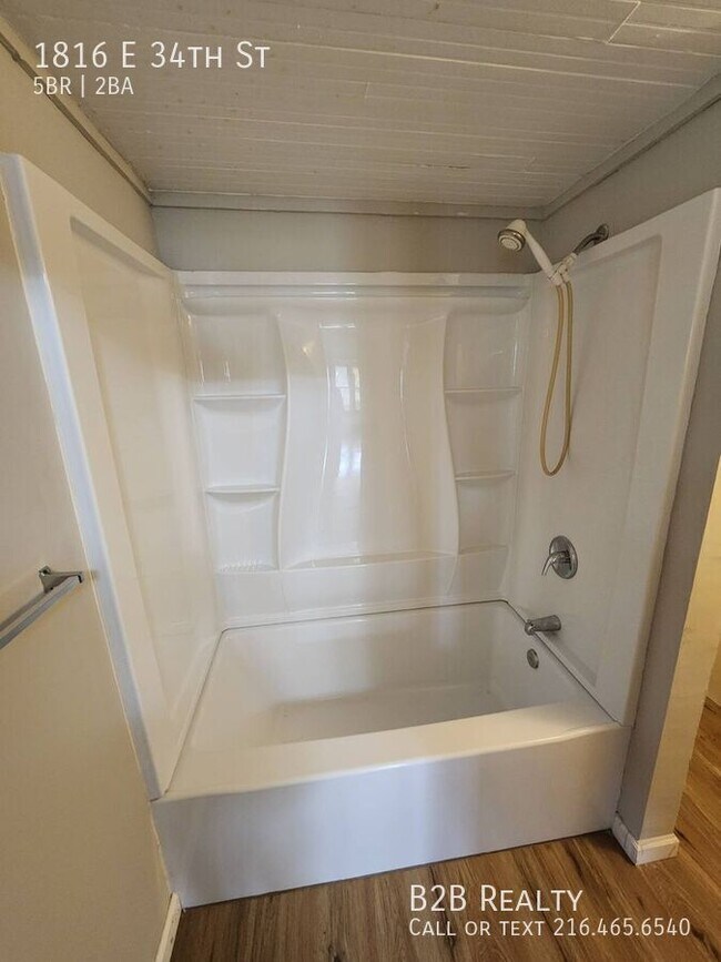 Building Photo - 1816 E 34th St