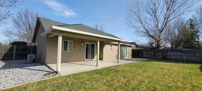 Building Photo - Great Anderson Location on Corner Lot, 3 Bedroom, 2 Bath Home