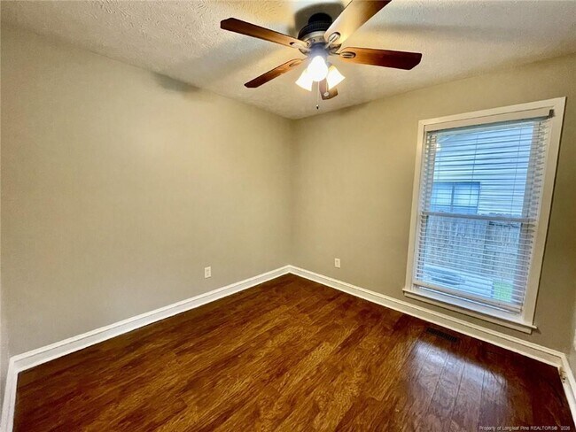 Building Photo - 431 Offing Dr