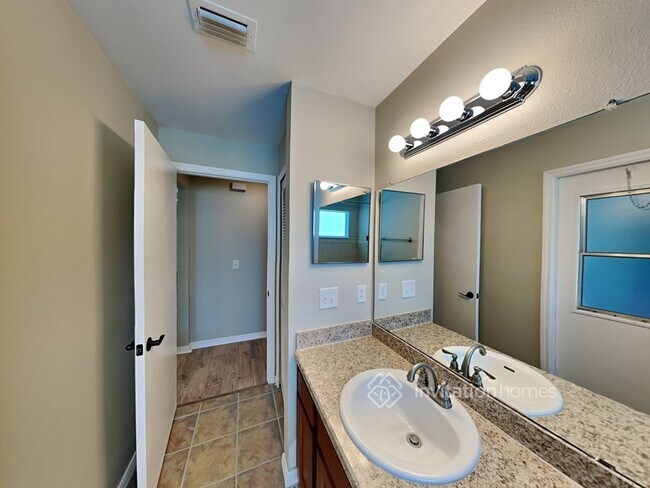 Building Photo - 5425 Windbrush Dr