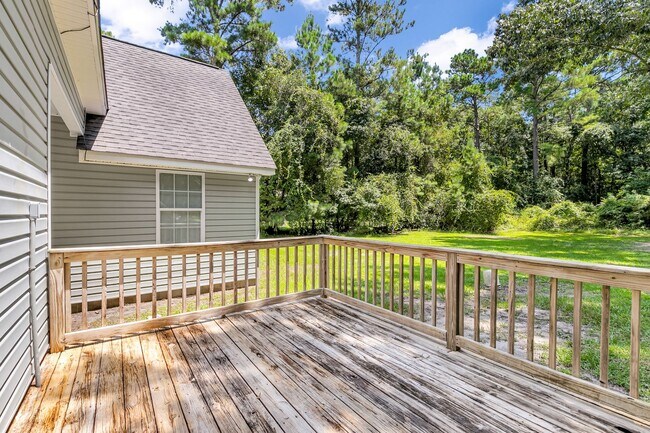 Building Photo - 4 Bedroom 2.5 Bathroom single family home ...