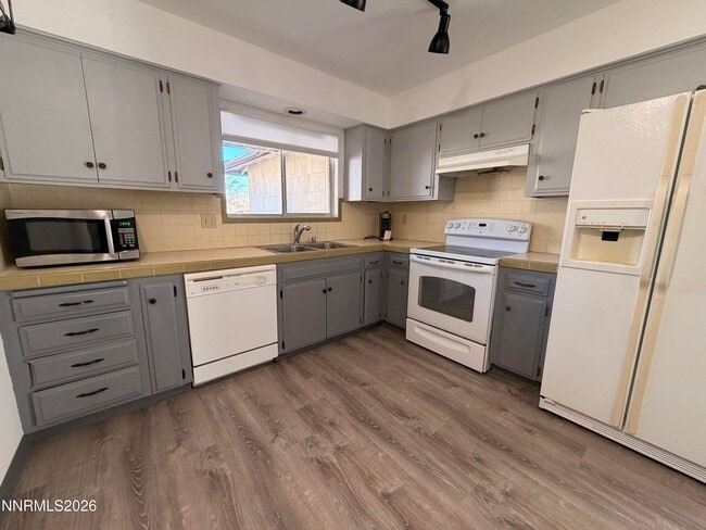 Building Photo - 2030 Prince Way