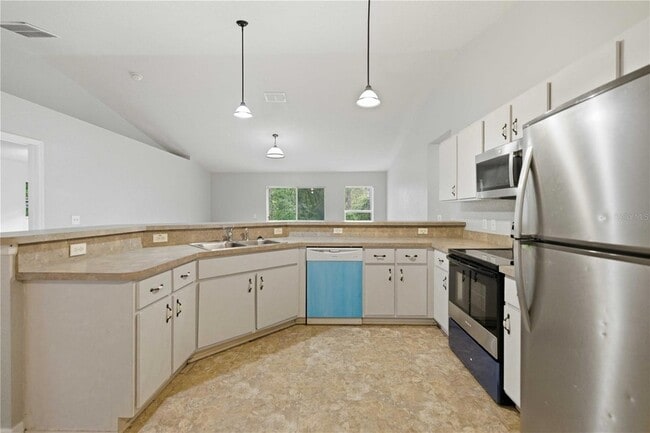 Building Photo - 91 Fir Dr