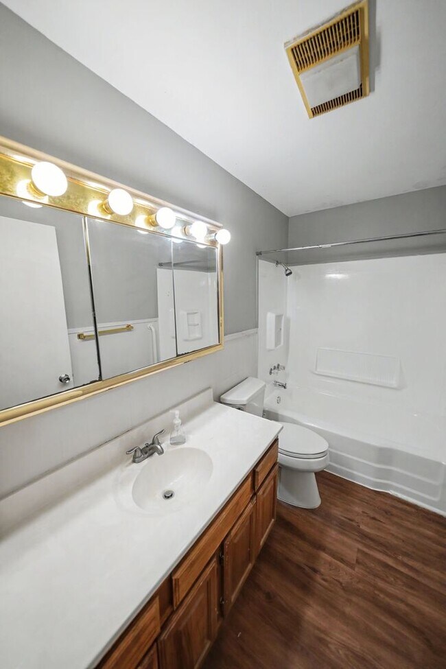 Building Photo - Classic Northeast San Antonio Gem with Two Living Areas - Realtor Commission: $500
