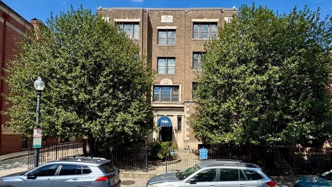 Building Photo - 1661 Park Rd NW