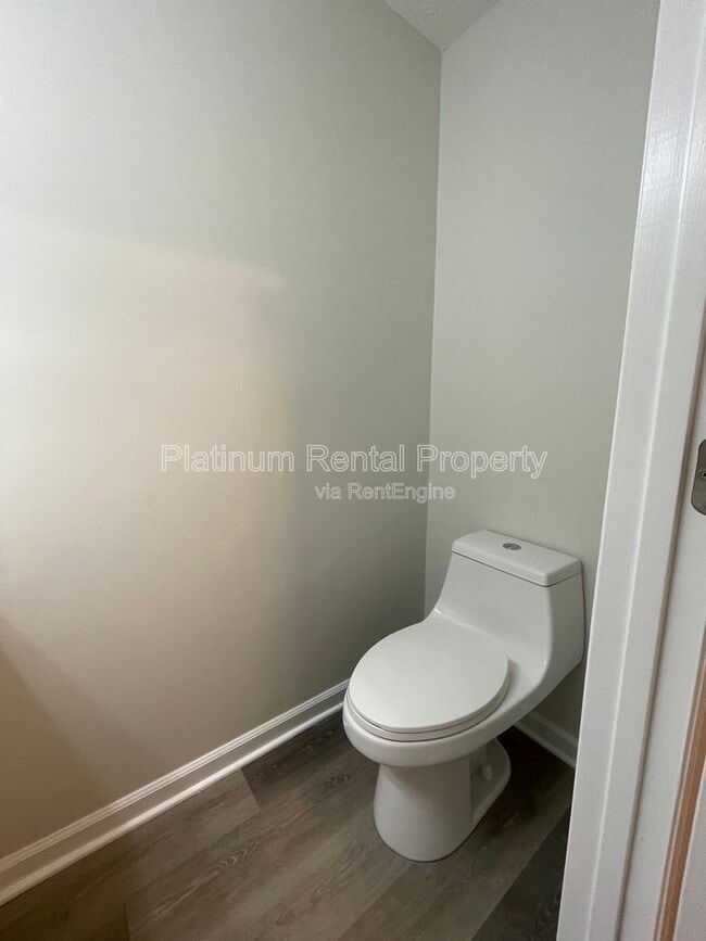 Building Photo - 1052 Westfield Trace