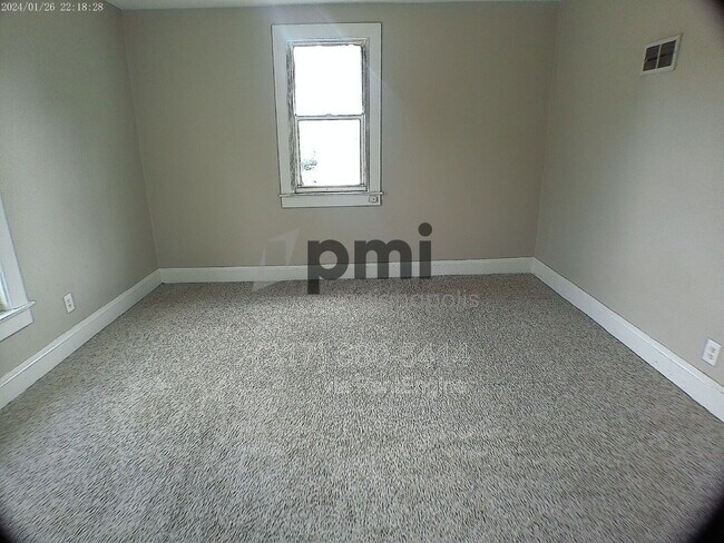 Building Photo - 1061 W 33rd St