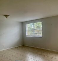 Building Photo - 1255 W 53rd St