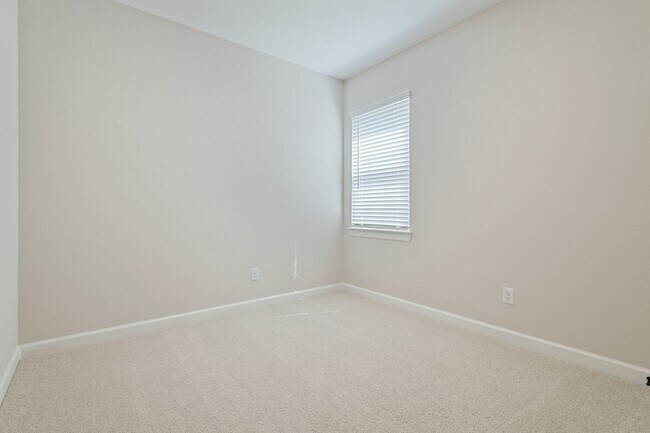 Building Photo - 1139 Campside Dr