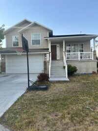 Building Photo - 3364 Brookway Dr