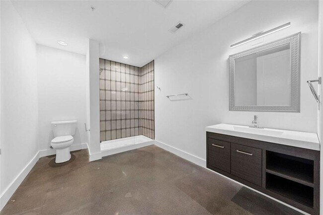 Building Photo - 1131 Fairview Ave