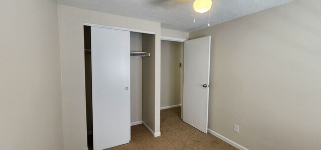 Building Photo - Oldham County Beauty!  Completely Renovated!  ALL NEWer Appliances!  ALL NEWer Flooring & Paint! ...