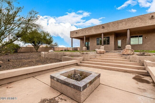 Building Photo - 1415 W Lavitt Ln