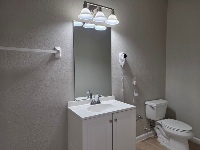 Building Photo - Three Bedroom Townhouse at Vista Cay in Orlando