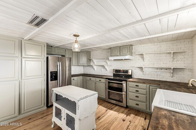 Building Photo - 2421 S 221st Ave