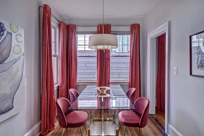 Building Photo - 518 Lamar Ave