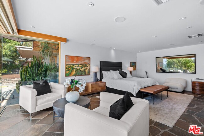 Building Photo - 4305 Clear Valley Dr