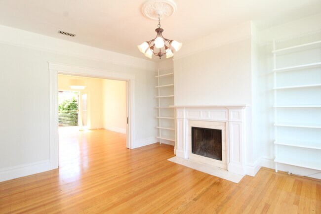 Building Photo - Noe Valley: Renovated Top Floor 2-Story Ap...