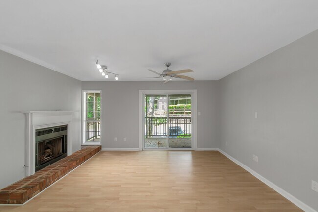 Building Photo - 2901 Lenox Rd NE