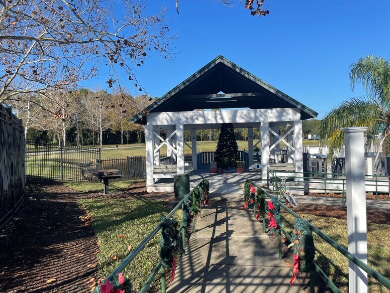 Building Photo - 1902 Ashmore Green Dr