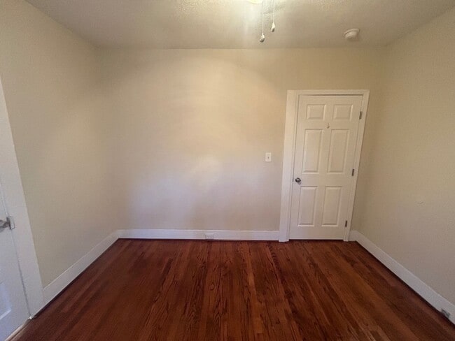 Building Photo - 1506 Charlton St