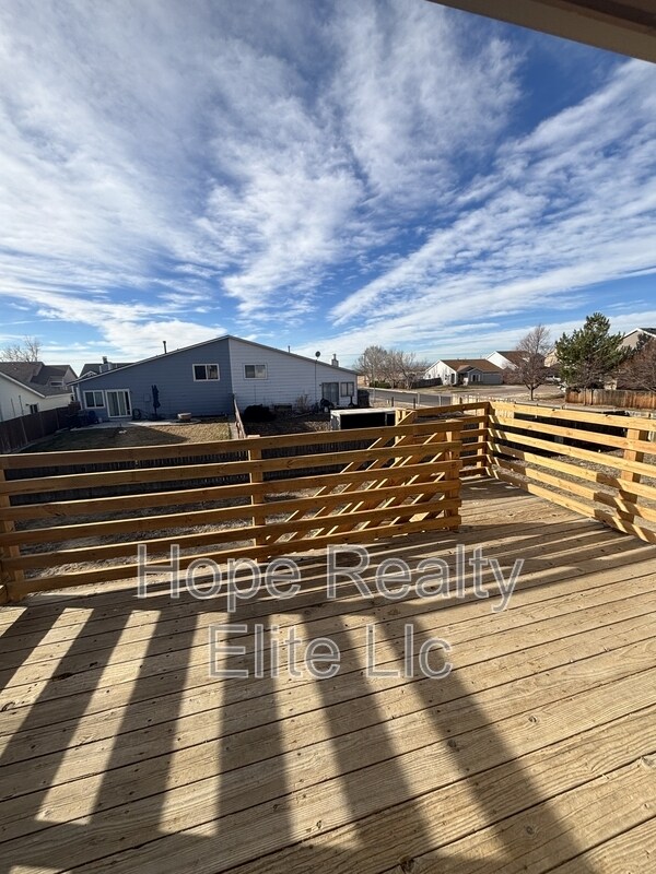 Building Photo - 902 Rancher Dr