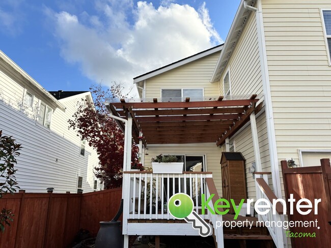 Building Photo - Spacious 4-Bedroom, 2.5 Bath Dupont Rental 5 Minutes from JBLM – Over 2,600 Sq Ft of Comfort