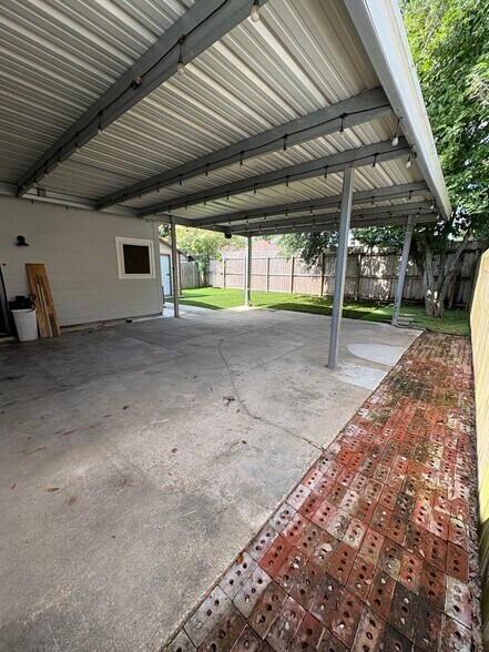 Building Photo - 235 Brookside Dr