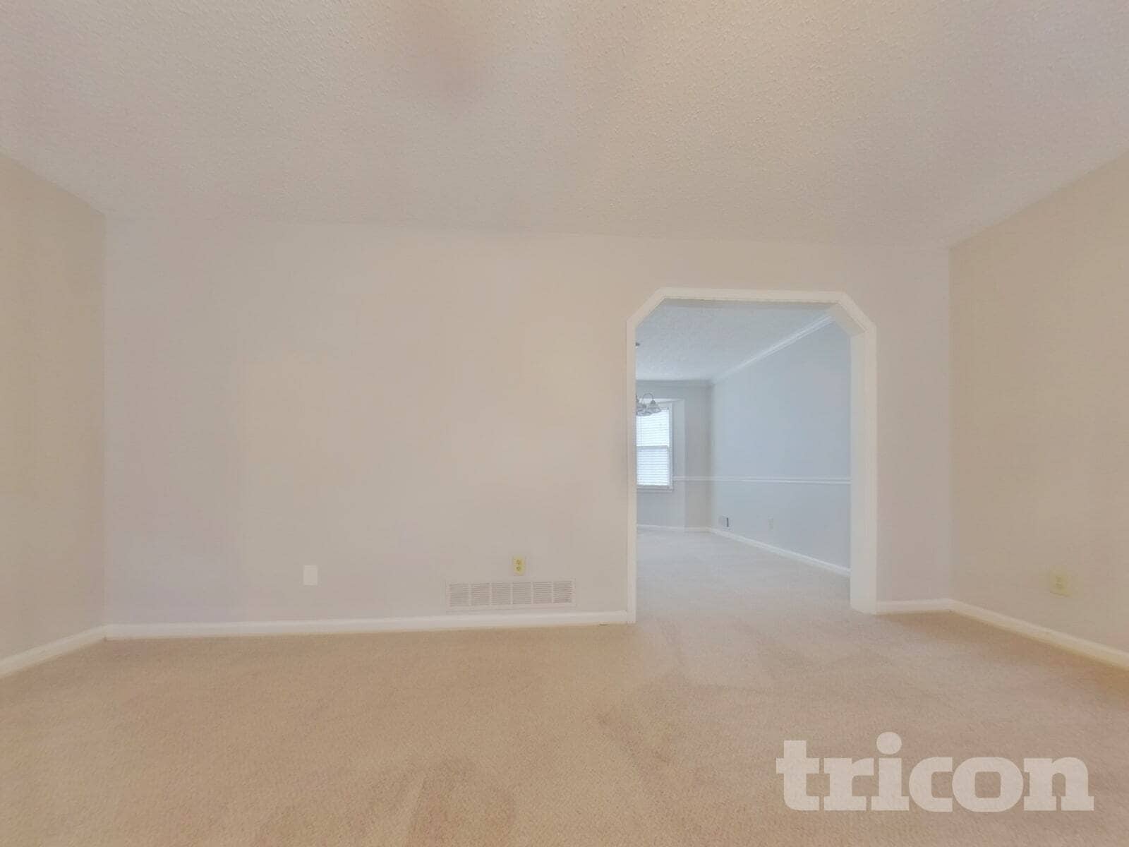 Building Photo - 329 Stratford Dr