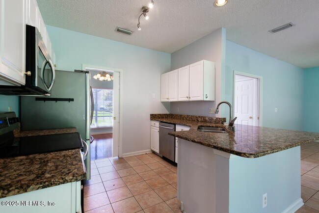 Building Photo - 13480 Gallant Fox Cir W
