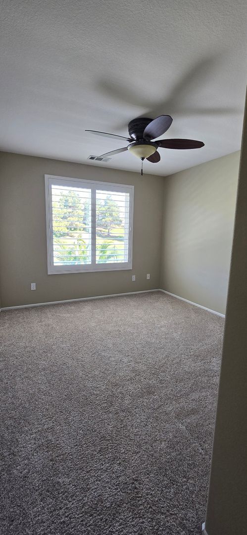 Building Photo - Pristine Chapman Heights Home on Golf Course!