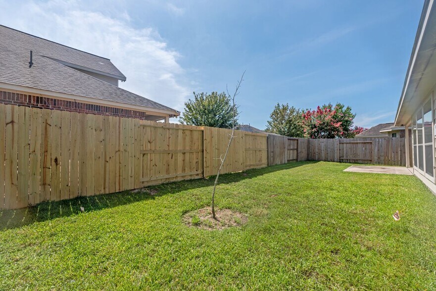 Building Photo - 119 Emerald Loch Ln